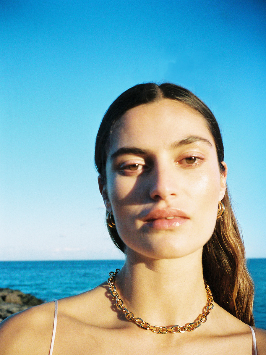 TWISTED COLLIER